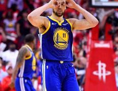 球速体育-包含蒂姆回归赛场，关键助攻首场状态亮眼，美国队观众沸腾！的词条