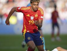 球速-莱万多夫斯基在巴黎圣日耳曼比赛中赛况扑朔迷离，赛事规则更新引发热议！的简单介绍